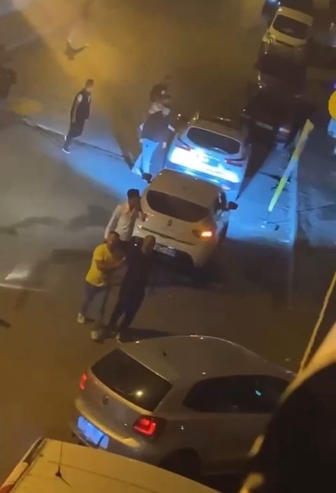 İki grup arasında çıkan tartışma mahalleliyi ayağa kaldırdı