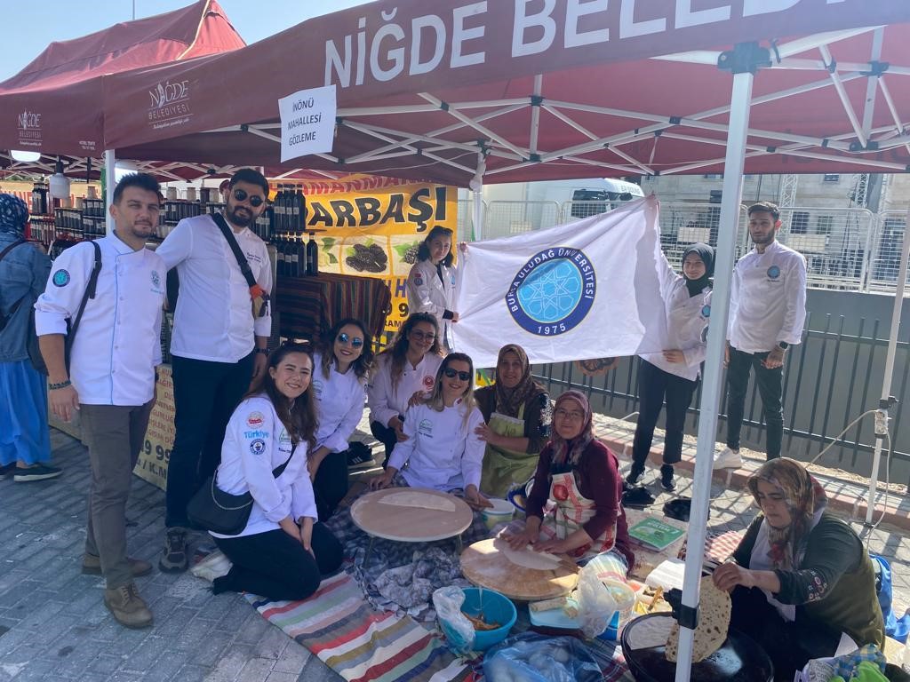 BUÜ’lü aşçı adayları Niğde’den ödülle döndü