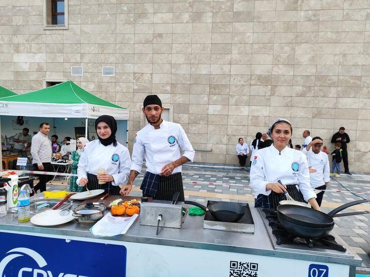 BUÜ’lü aşçı adayları Niğde’den ödülle döndü