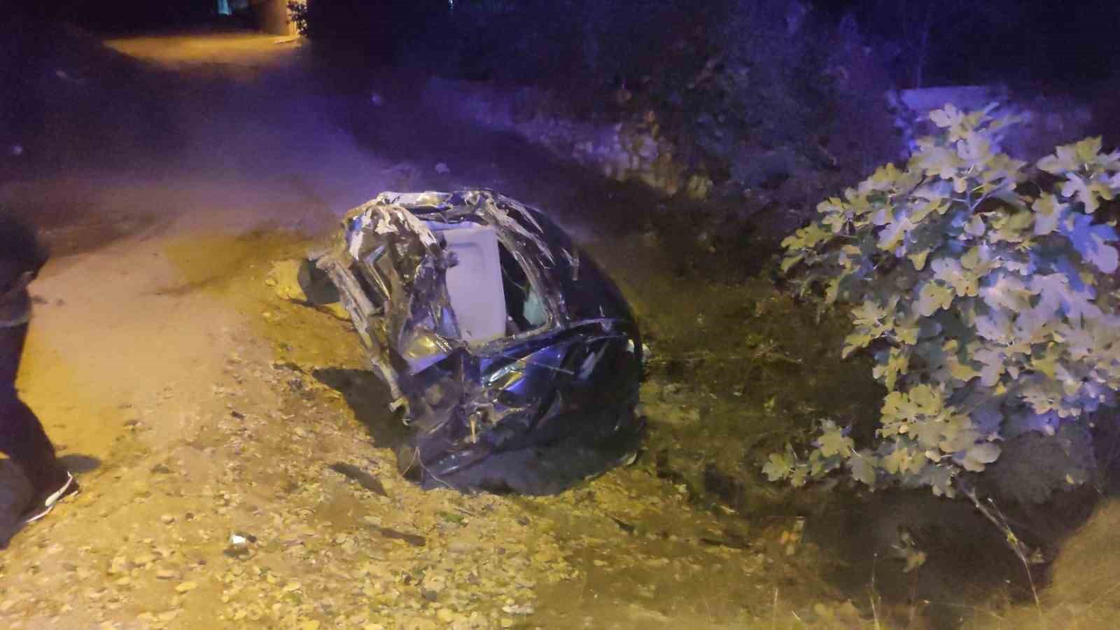 Bursa’da otomobil şarampole uçtu, 2 kardeş ve kuzenleri ölümden döndü