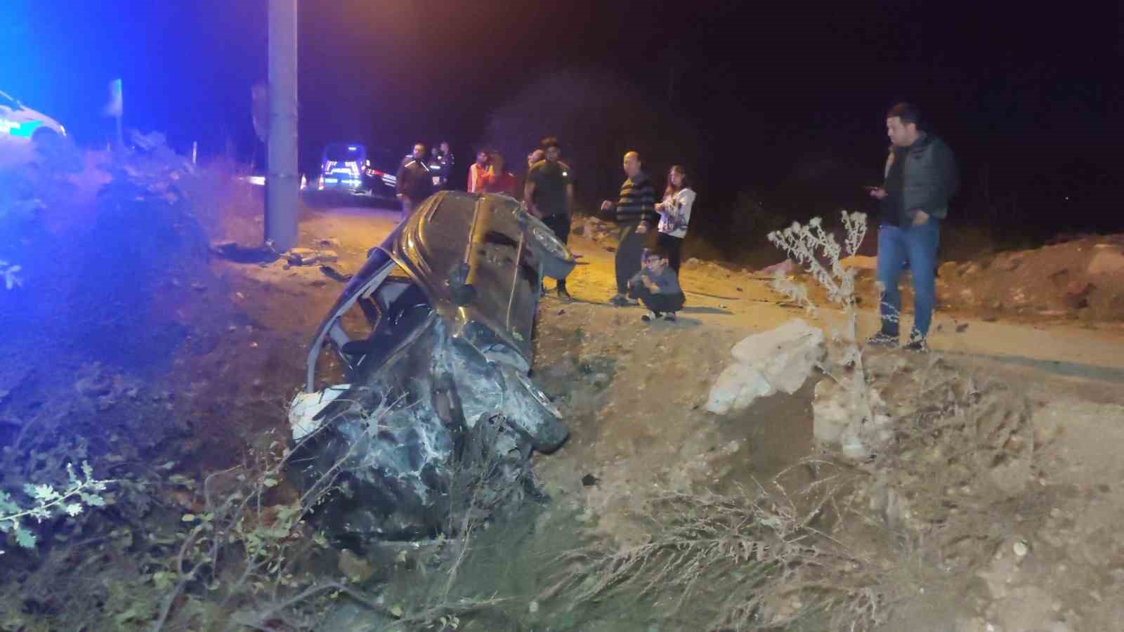 Bursa’da otomobil şarampole uçtu, 2 kardeş ve kuzenleri ölümden döndü