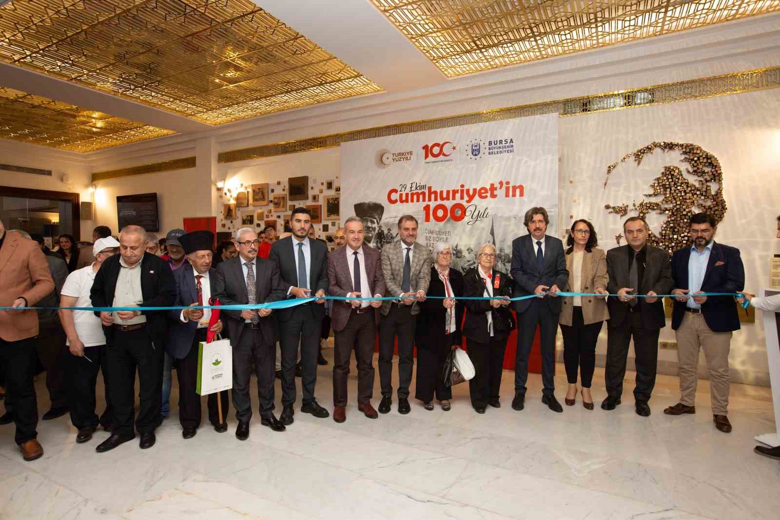 Cumhuriyet coşkusu sergilere yansıdı