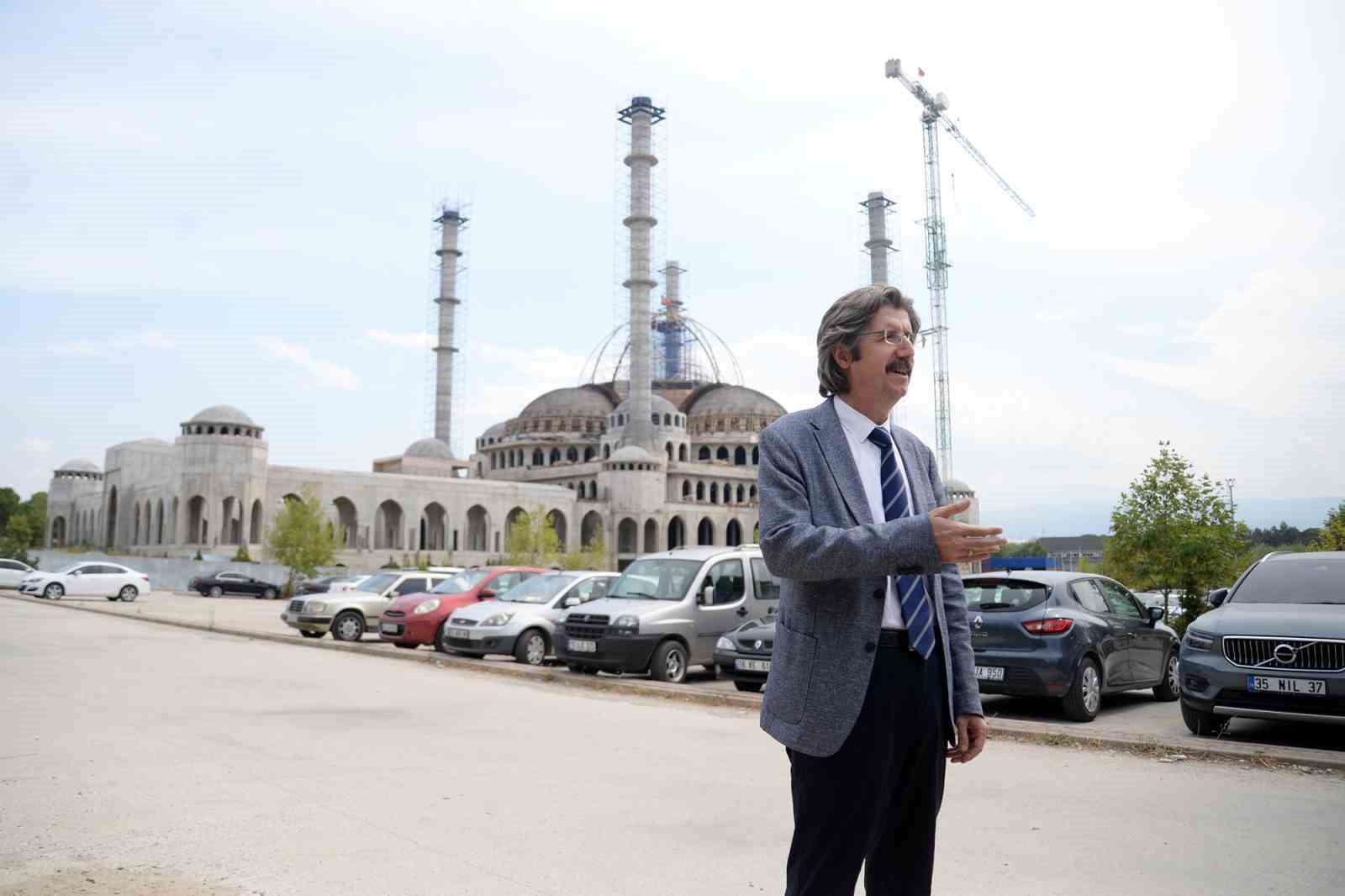 Uludağ Üniversitesi’ndeki devasa caminin kaba inşaatı bitiyor