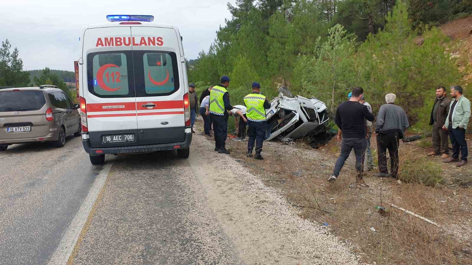 Direksiyonda uyuyakaldı, canını zor kurtardı