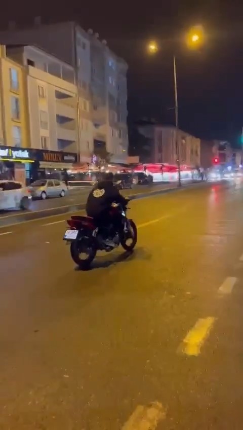 Drift heyecanı kaza getirdi...Ölümden dönen genç kamerada