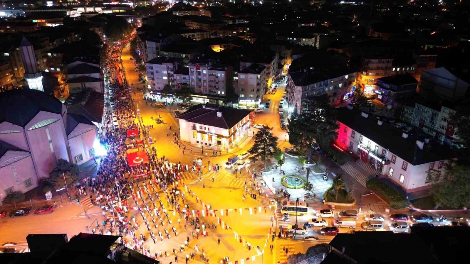 İnegöl’de 100. yıl coşkusu caddelere sığmadı