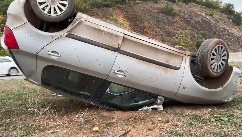 Kontrolden çıkan araç takla attı, genç çift hafif yaralandı