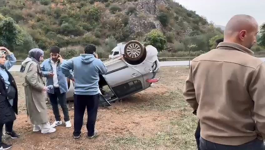 Kontrolden çıkan araç takla attı, genç çift hafif yaralandı