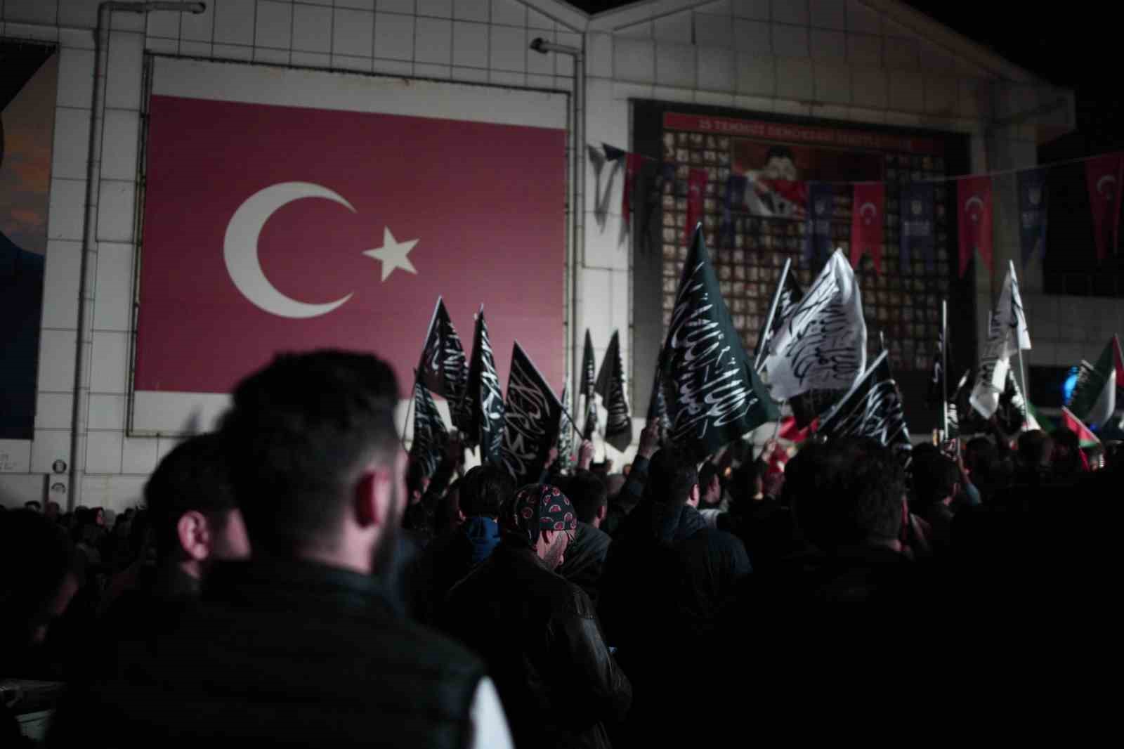 Bursa’da İsrail’in Gazze’deki hastaneye saldırısı protesto edildi