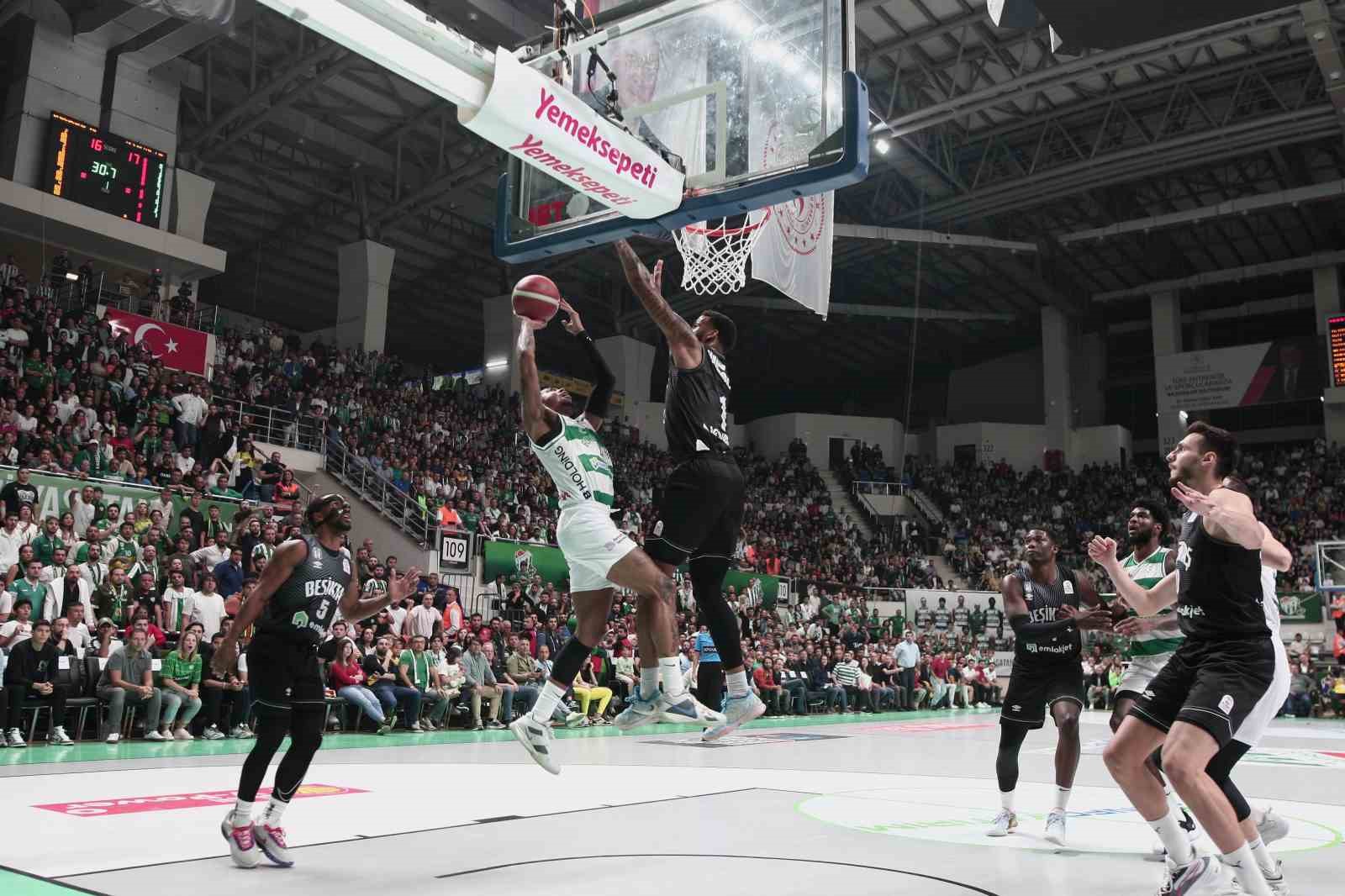 Türkiye Sigorta Basketbol Süper Ligi: Bursaspor: 82 - Beşiktaş: 76