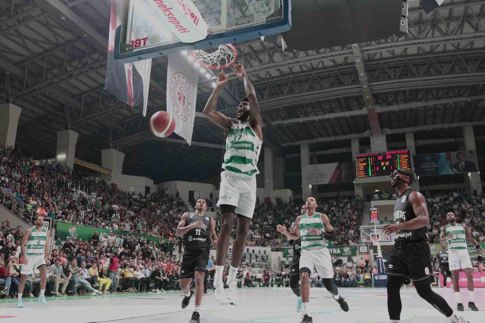 Türkiye Sigorta Basketbol Süper Ligi: Bursaspor: 82 - Beşiktaş: 76