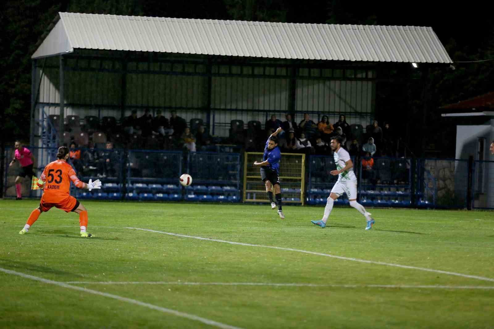 TFF 2. Lig: Karacabey Belediyespor: 3 - Kırşehir FSK: 0