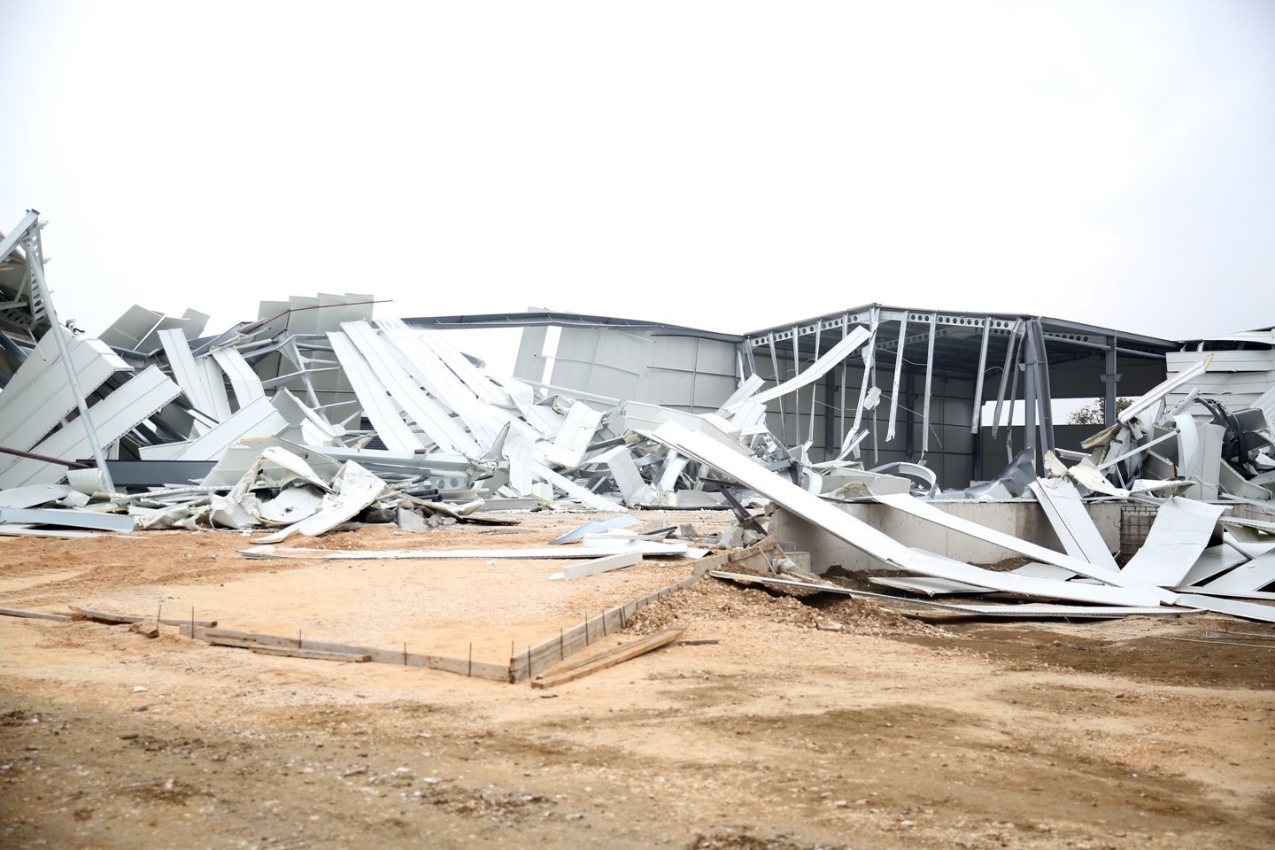 Yaylacık’ta kaçak fabrika yıkıldı