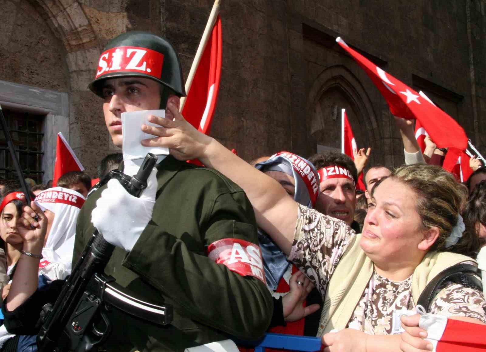 (Özel) Dağlıca saldırısında oğlu şehit olmuştu...Müjdeli haberi vermek için sabaha kadar uyumadı