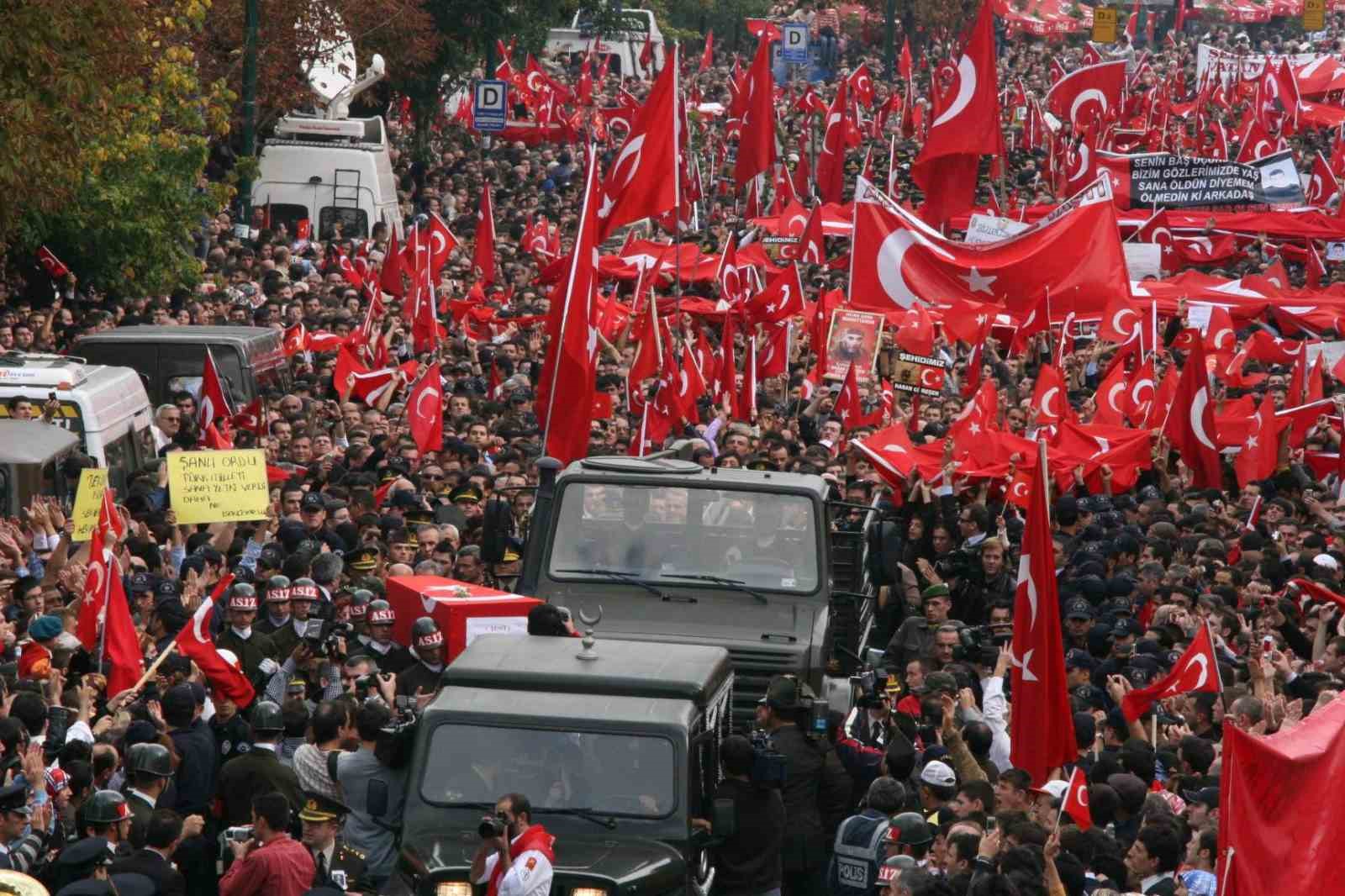 (Özel) Dağlıca saldırısında oğlu şehit olmuştu...Müjdeli haberi vermek için sabaha kadar uyumadı