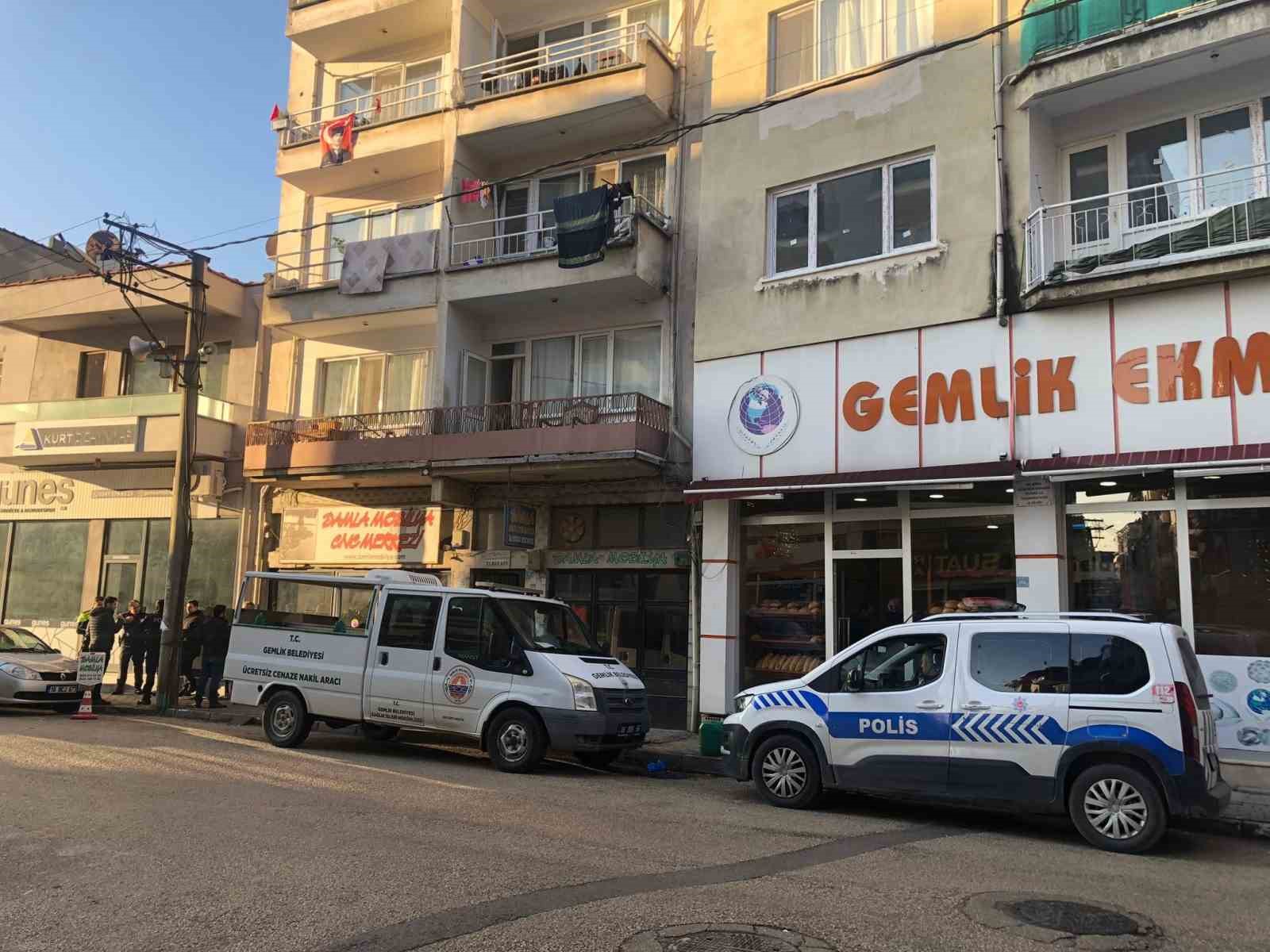 Yabancı uyrukluların kaldığı evde bıçaklı kavga: 1 ölü, 2 yaralı