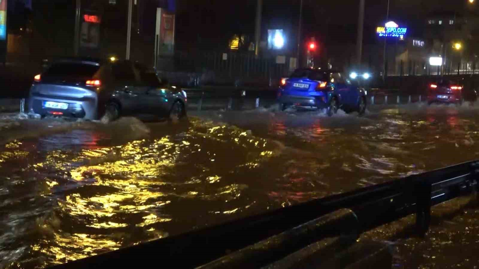 Bursa’da ceviz büyüklüğünde dolu yağdı