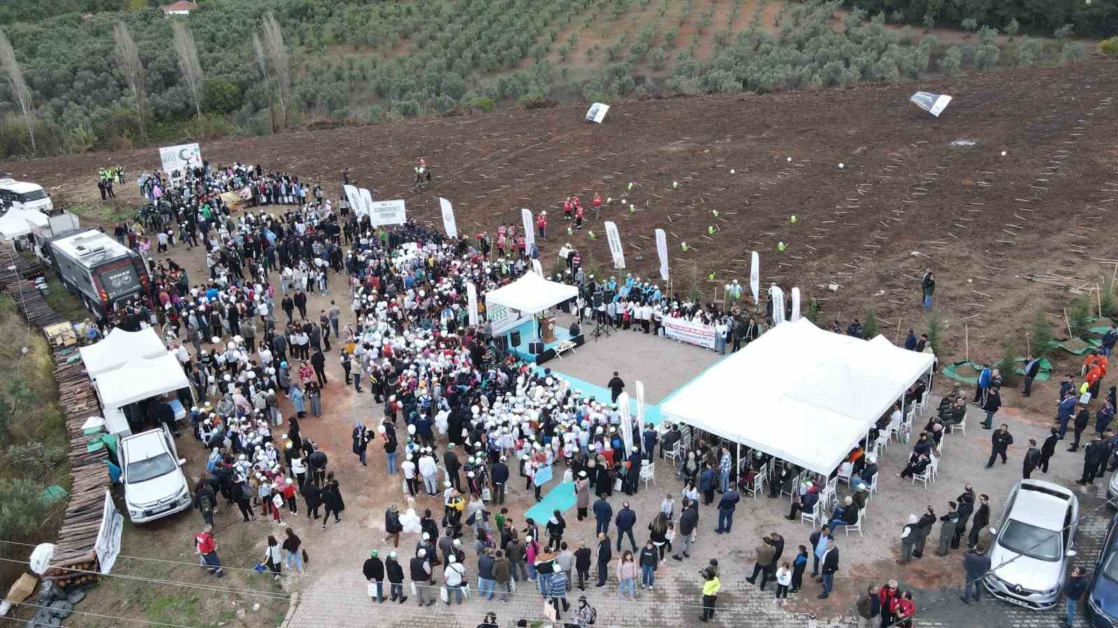 Özhan Market “Daha yeşil bir dünya” için fidan dikti