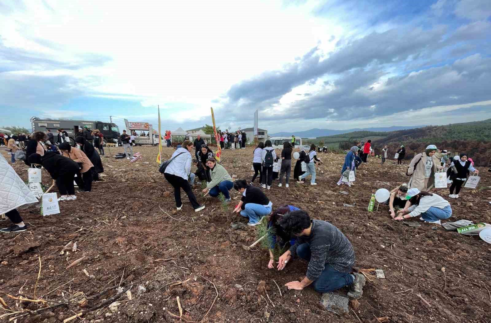 Özhan Market “Daha yeşil bir dünya” için fidan dikti