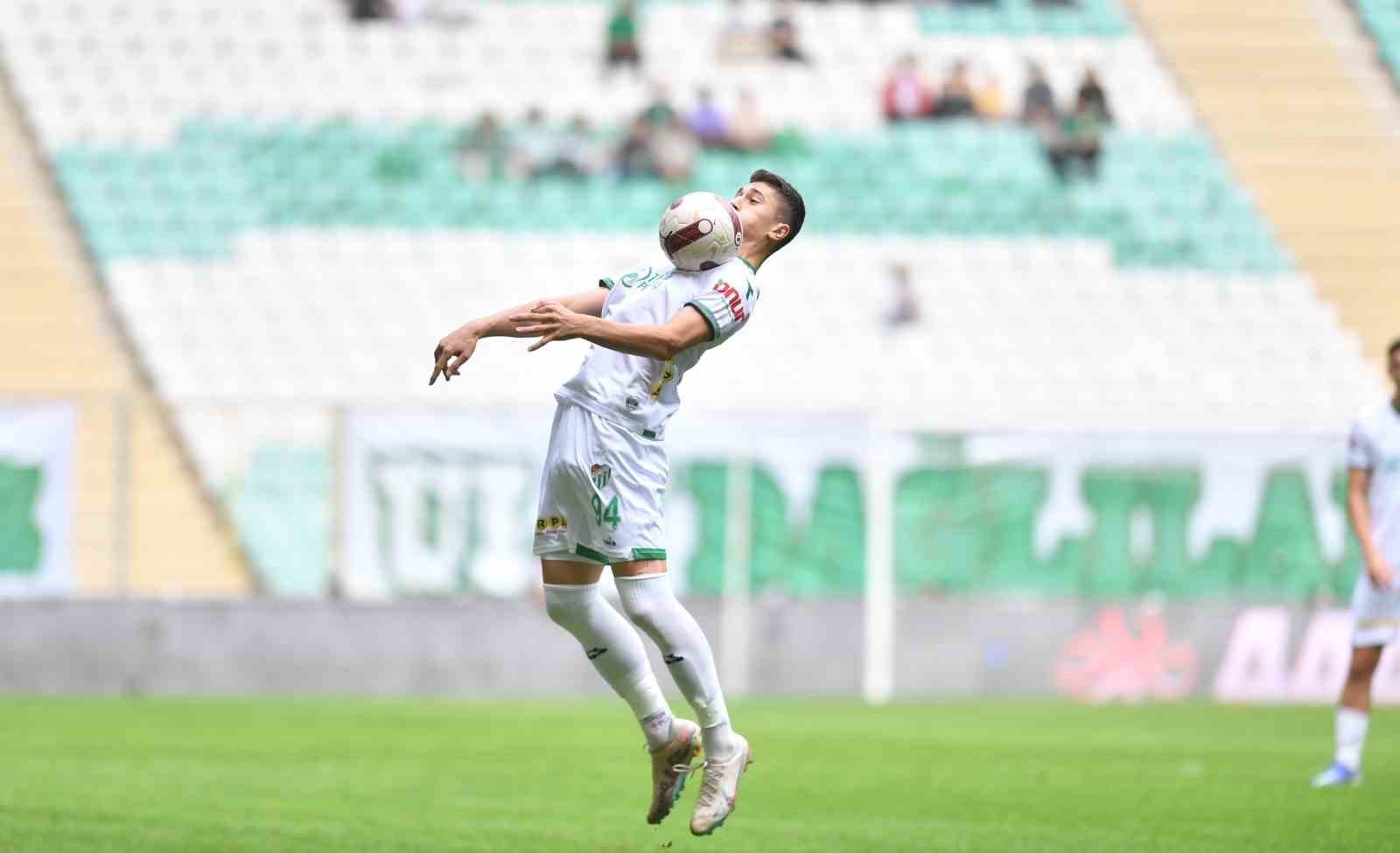 TFF 2. Lig: Bursaspor: 1 - Kırşehir FSK: 3