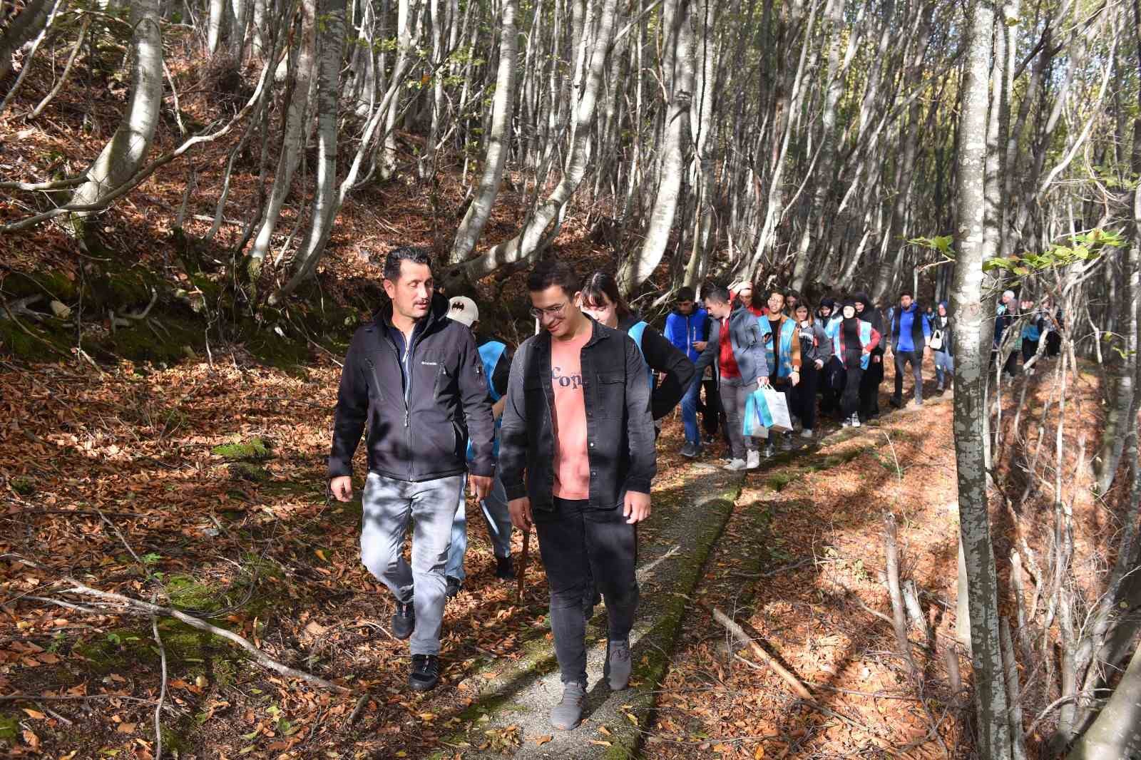 Gençler doğa için yürüdü