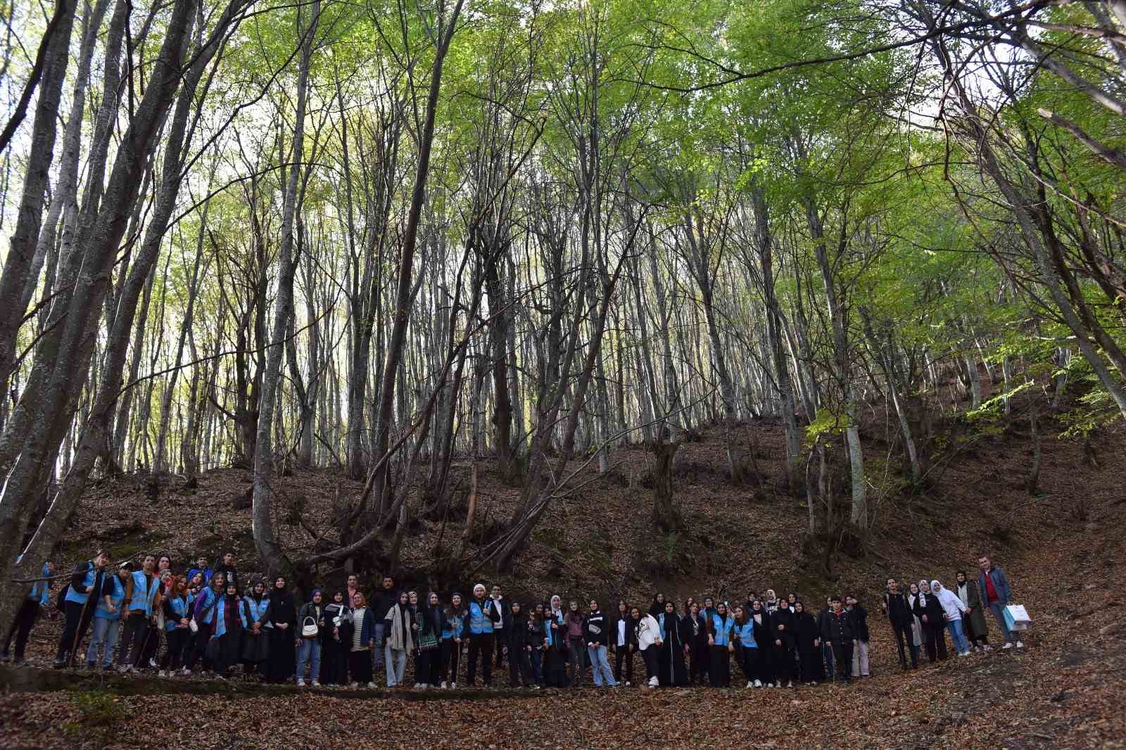 Gençler doğa için yürüdü