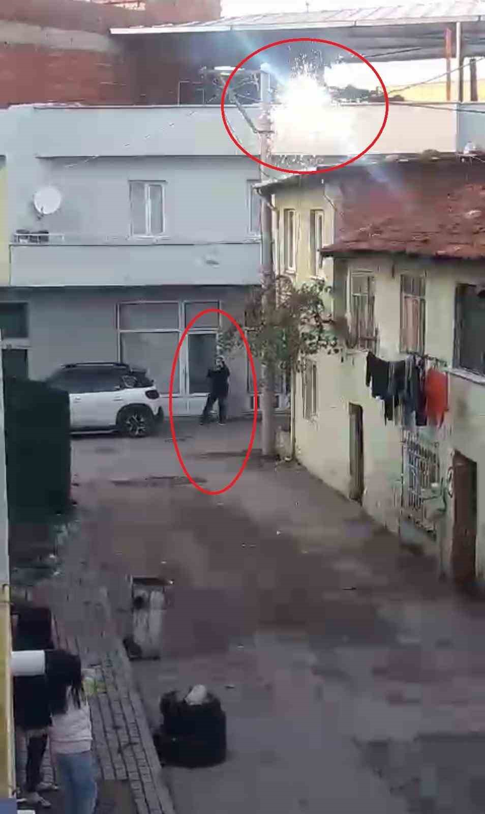 Video çekmek isterken canından oluyordu... Elektrik teli bomba gibi patladı