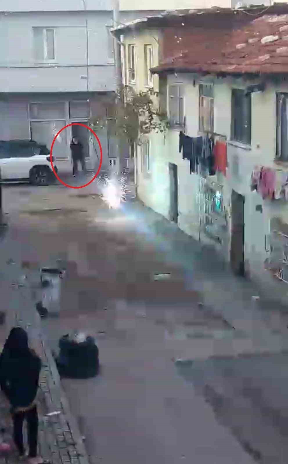 Video çekmek isterken canından oluyordu... Elektrik teli bomba gibi patladı