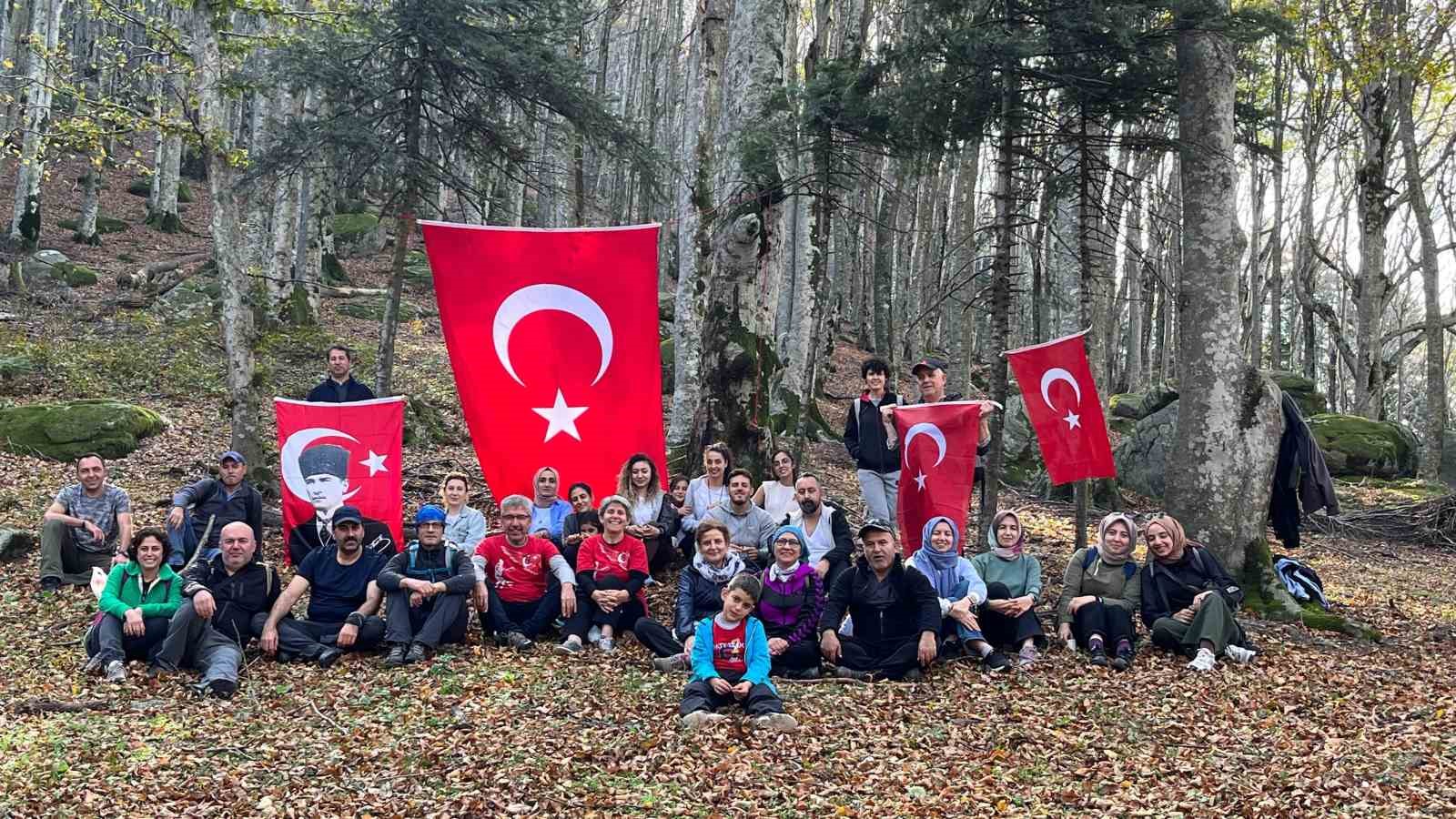 Cumhuriyet’in1 00. yılında 100 öğretmen Çataldağ zirvesinde