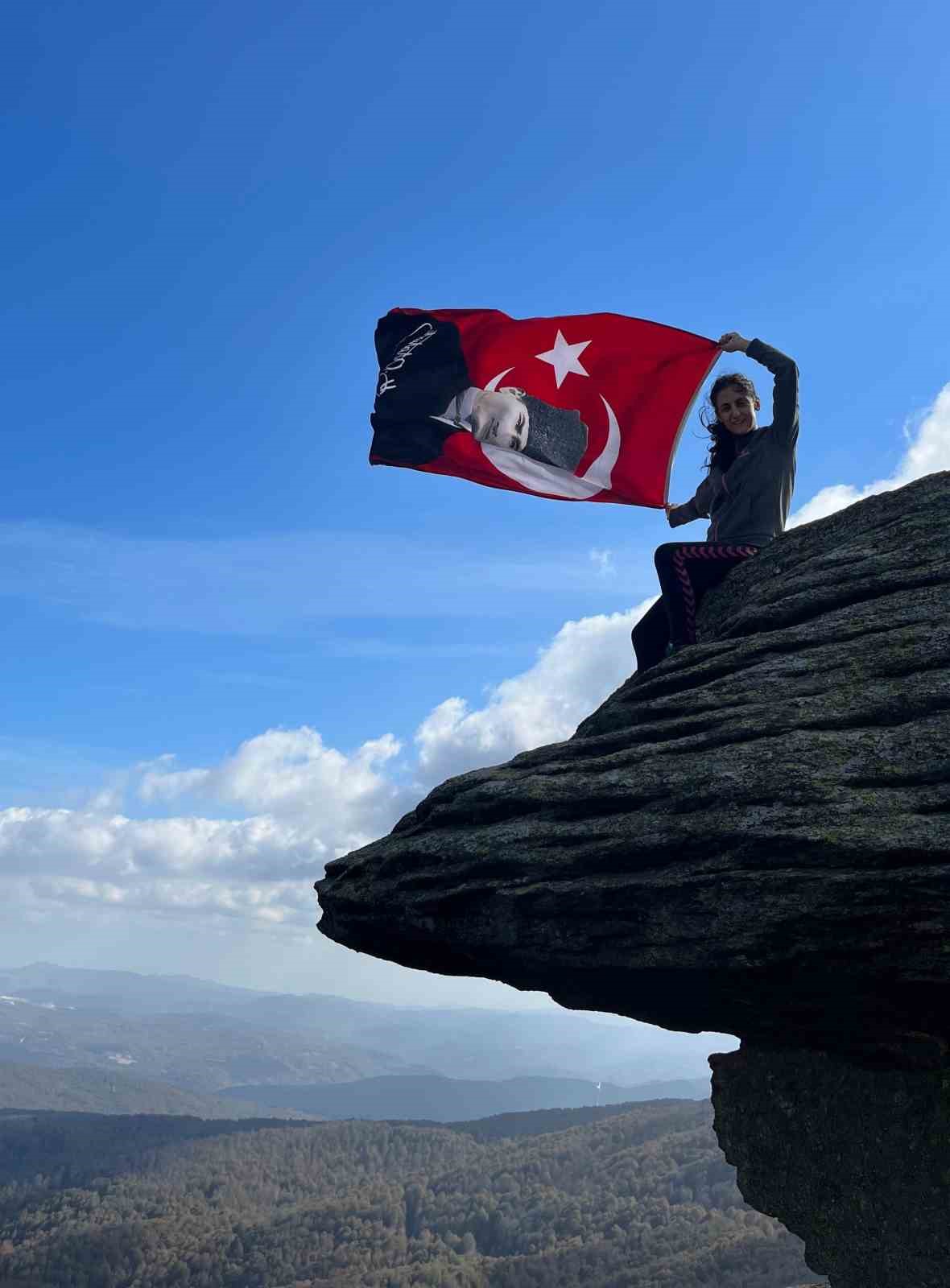 Cumhuriyet’in1 00. yılında 100 öğretmen Çataldağ zirvesinde