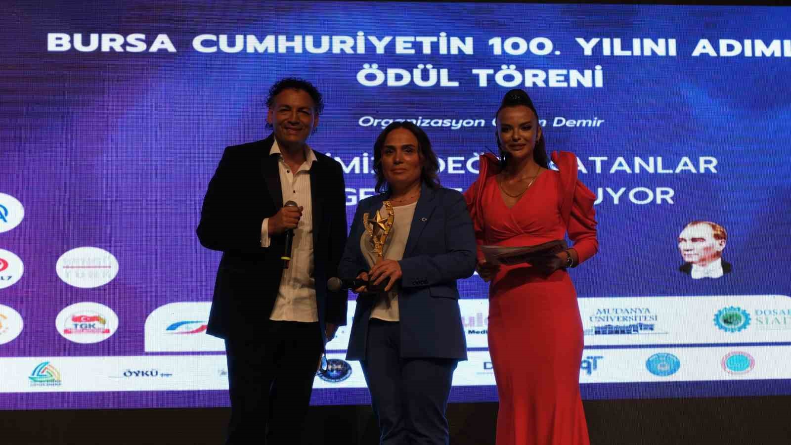 ’Yılın En Başarılı Marketler Zinciri’ ödülü Özhan Market’in oldu