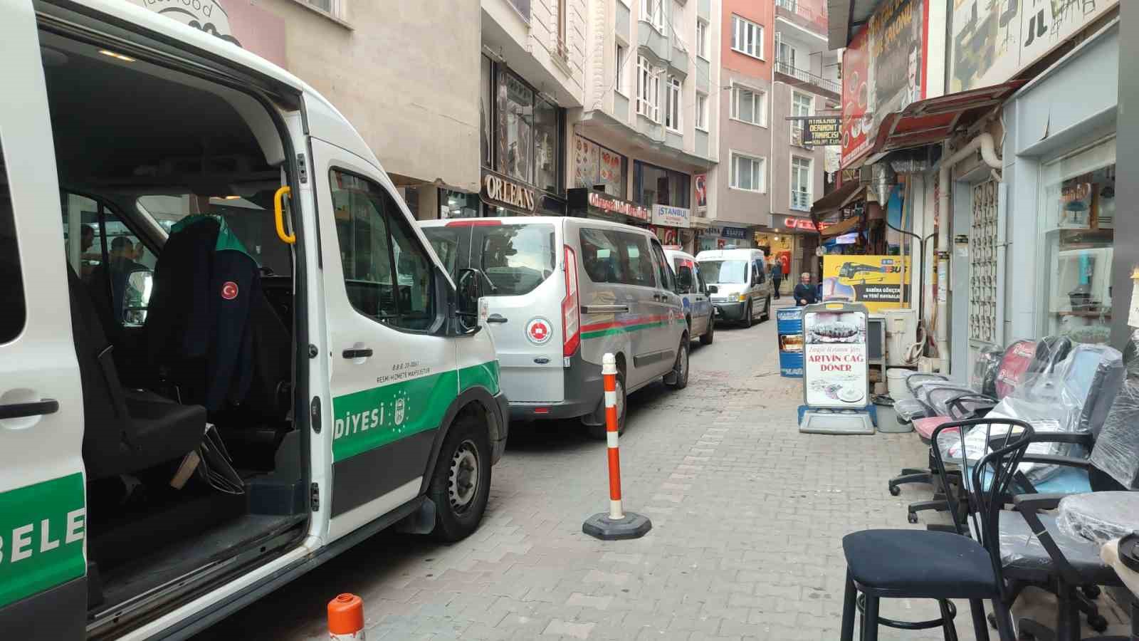 Huzurevine götürmek için geldiler, korkunç manzara ile karşılaştılar