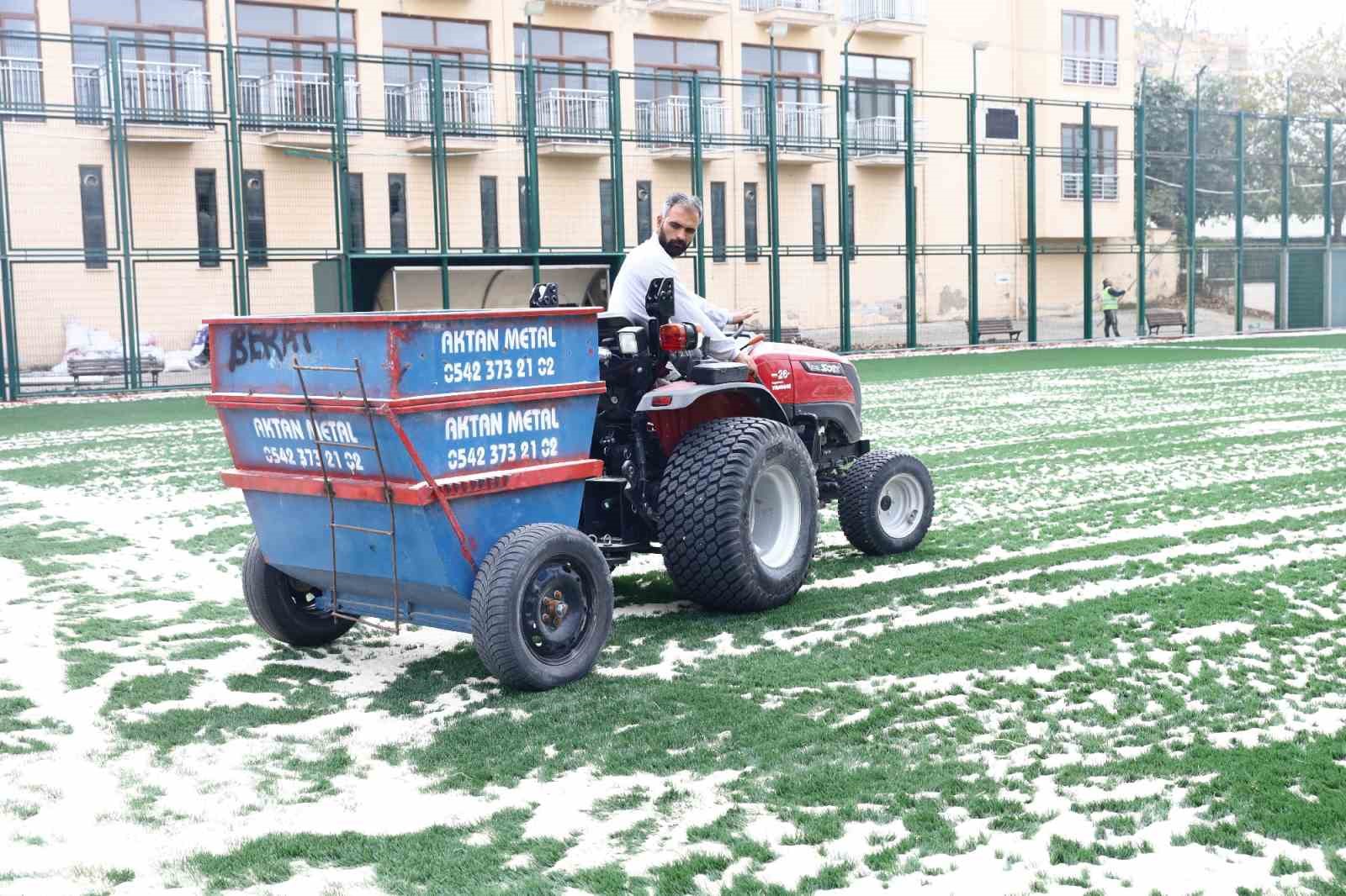 Bursa’da saha ve zemin futbola elverişli hale geliyor