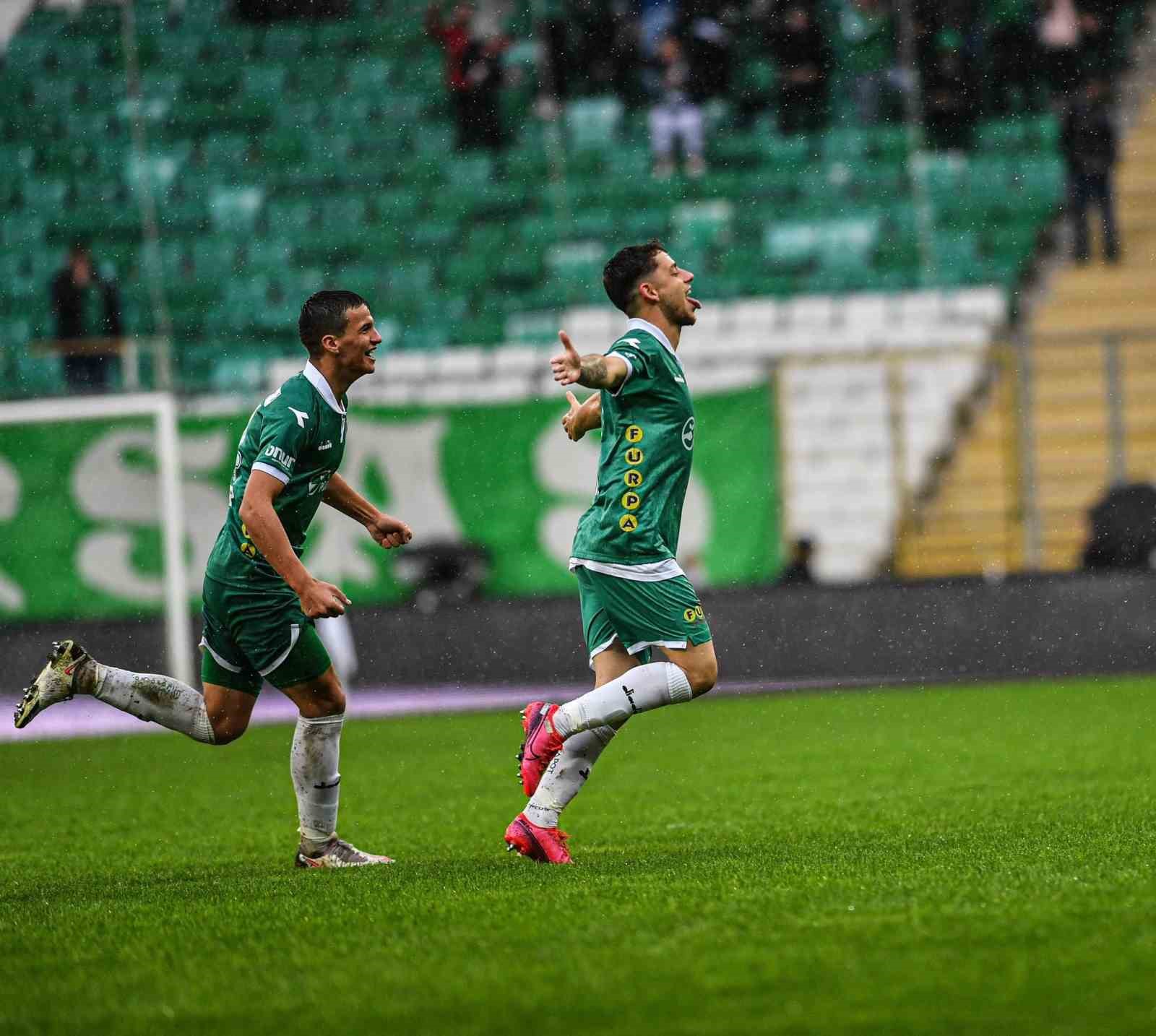 TFF 2. Lig: Bursaspor: 3 - Zonguldak Kömürspor: 3