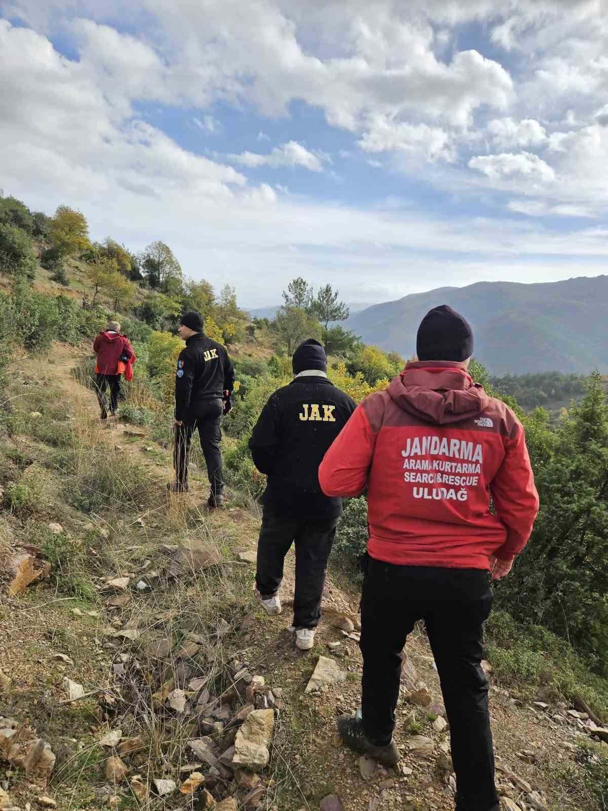 Ormanda kaybolan adamı JAK timleri buldu