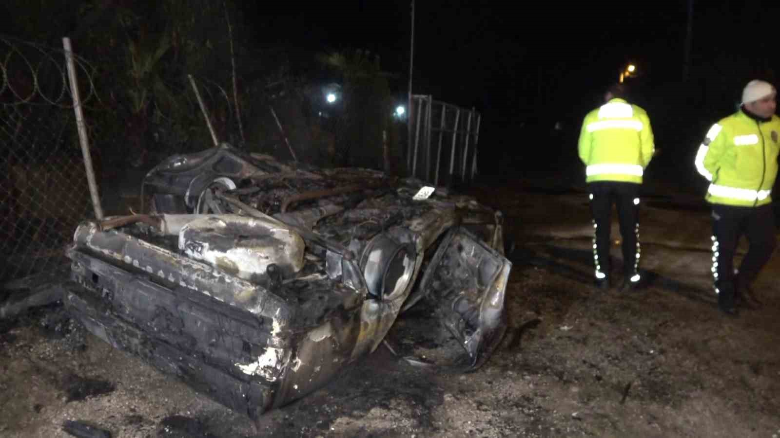 Takla atıp alev topuna dönen araçtan sağ çıktı, olay yerinden kaçtı