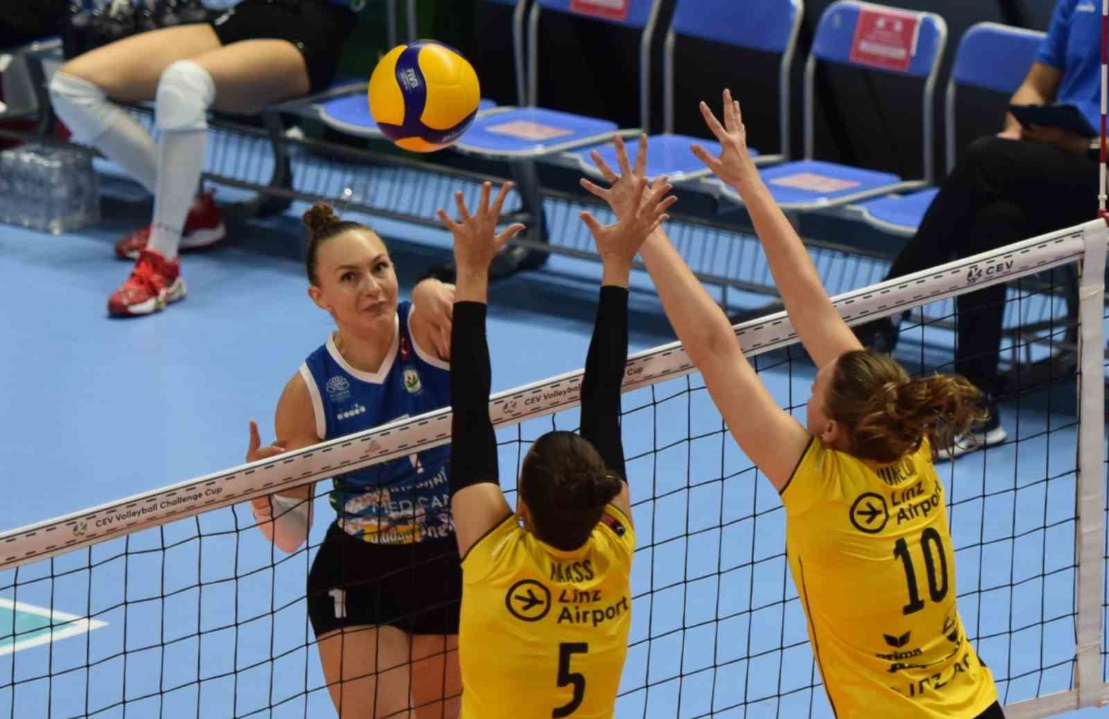 Nilüfer’in sultanları CEV Challenge Cup’ta çeyrek finale yükseldi