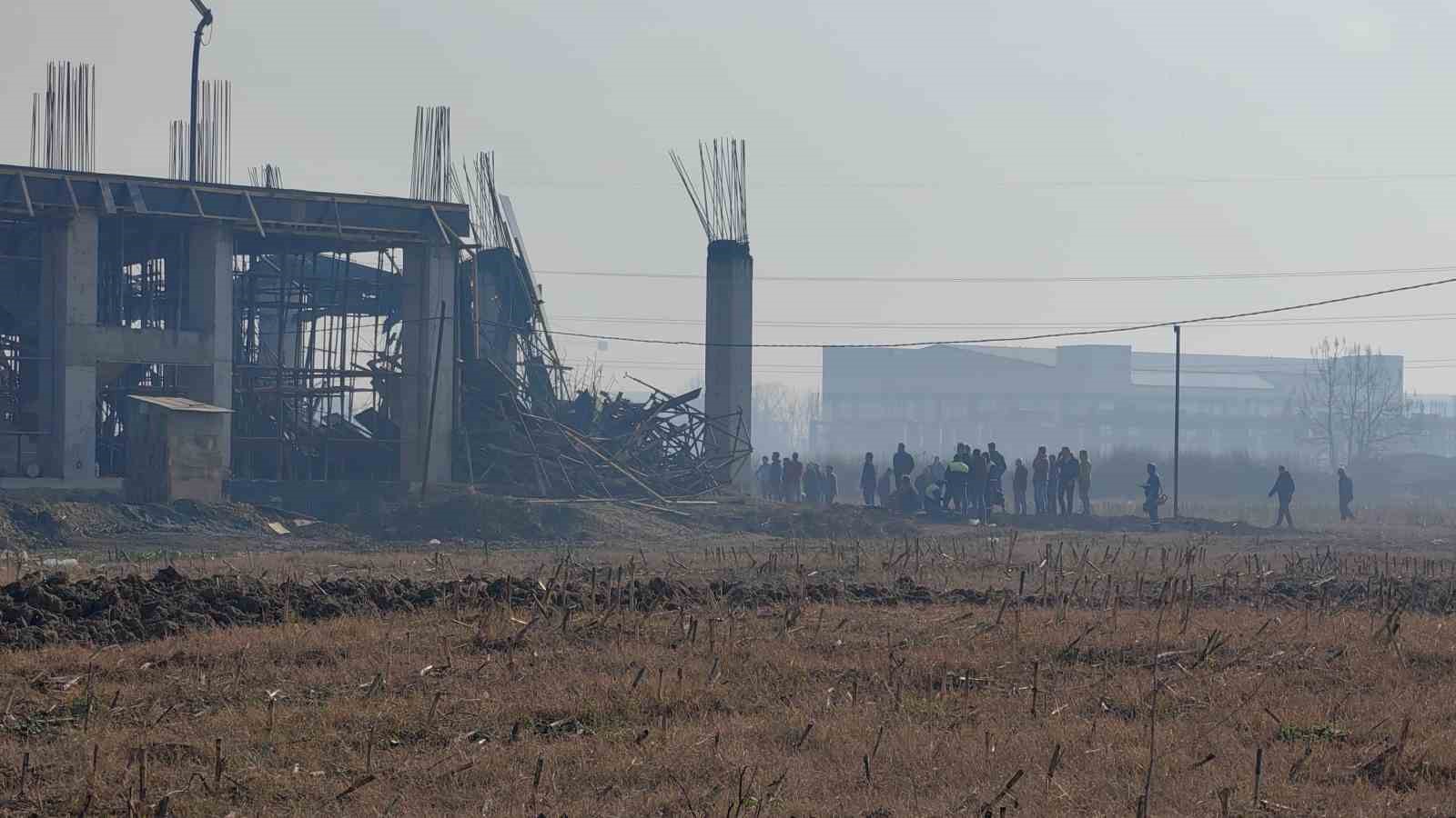 Fabrika inşaatı beton atıldığı sırada çöktü, 6 işçi yaralandı