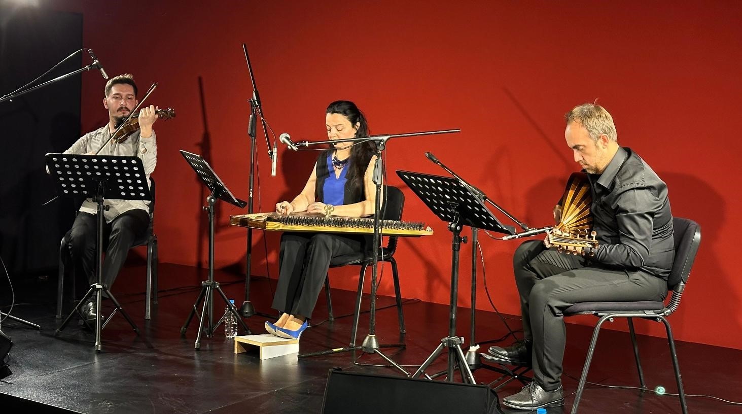 Her-Dem Trio ‘Cumhuriyetin Müziği’ ile hayran bıraktı