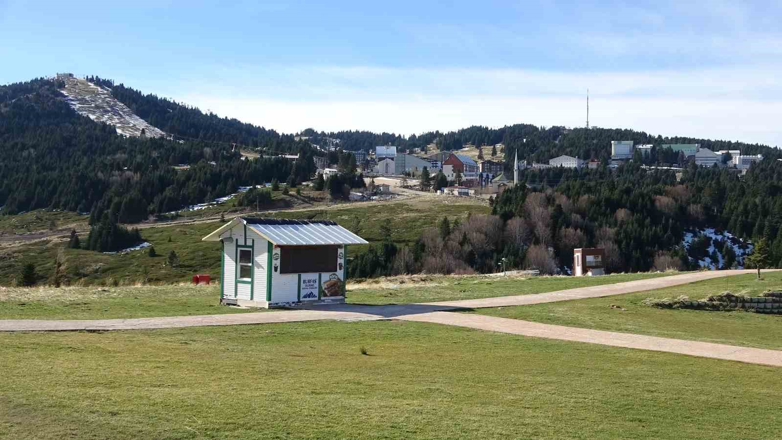 Uludağ’da karlar eridi, güneş ve rüzgar hakim