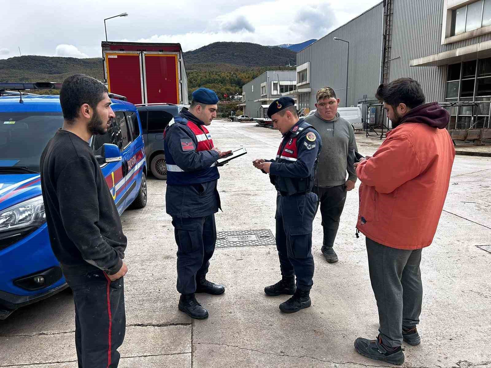 Jandarmadan huzur operasyonu 49 gözaltı