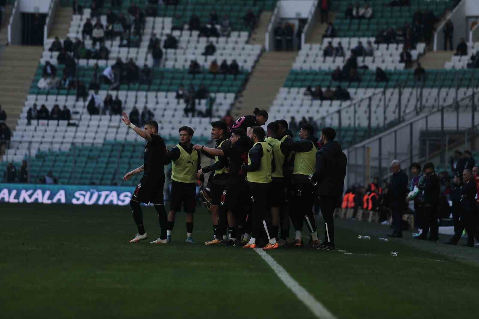 TFF 2. Lig: Bursaspor: 0 - Diyarbekirspor: 2