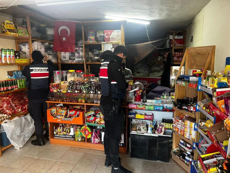 Jandarma ekipleri yeni yıl öncesi kaçakçılara göz açtırmıyor