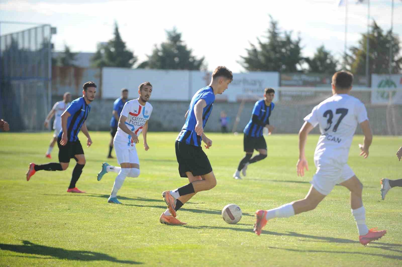 TFF 2. Lig: Karacabey Belediyespor: 1 - Beyoğlu Yeni Çarşı: 1