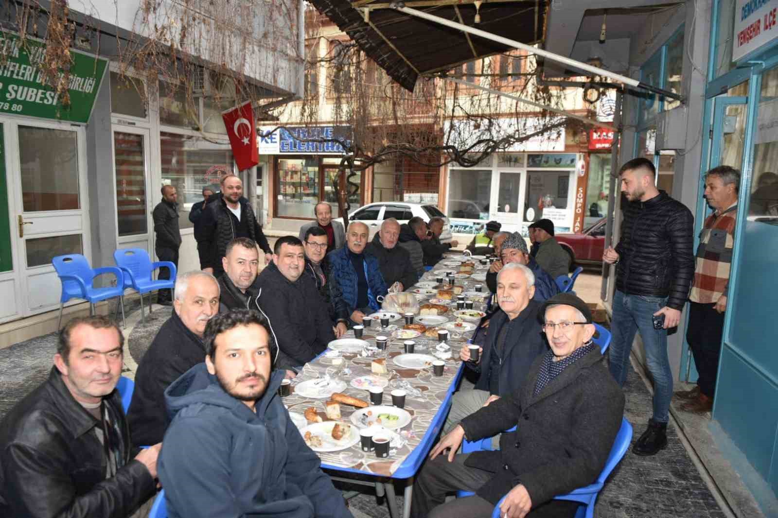 Başkan Aydın esnafla kahvaltıda buluştu