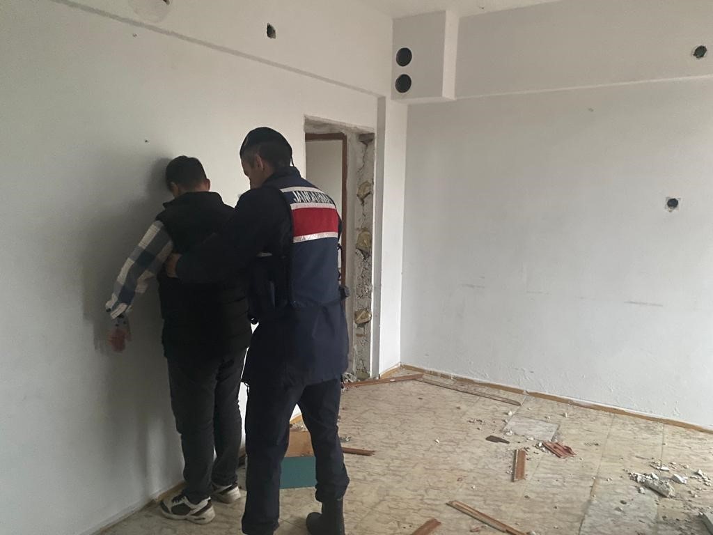 Bursa’da jandarma aranan 18 şahsı yakaladı