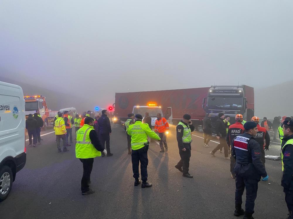 Son dakika! Kuzey Marmara Otoyolu'nda zincirleme kaza: 11 ölü, 57 yaralı