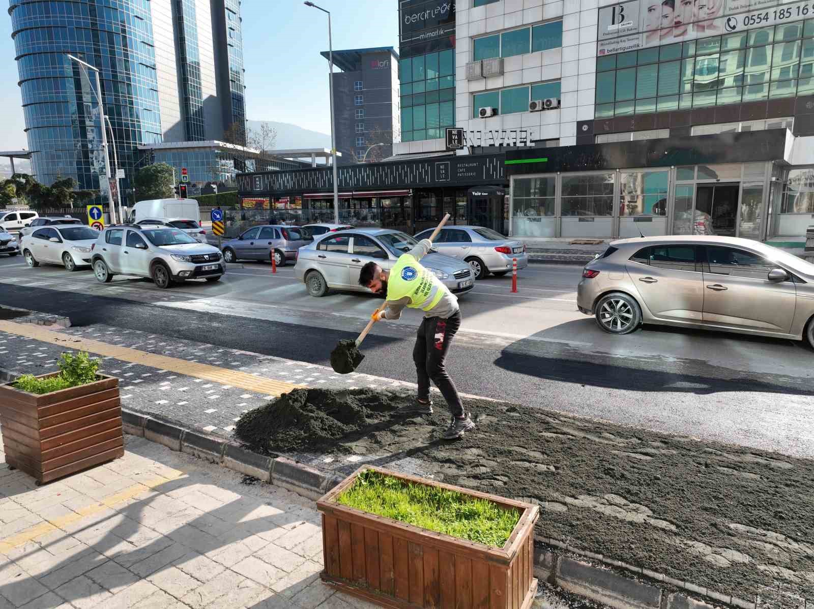 Bursa Büyükşehir’den asfalt mesaisi