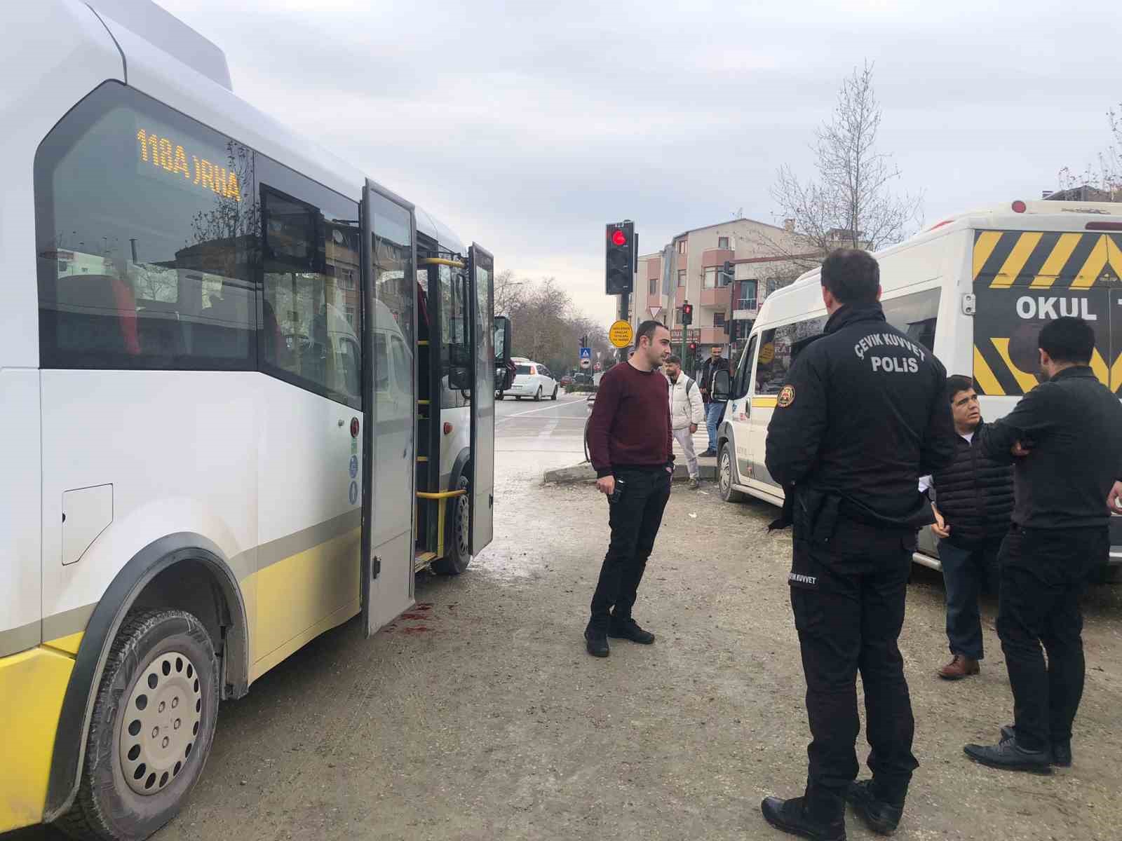 Durak harici durmayan şoföre bıçaklı saldırı