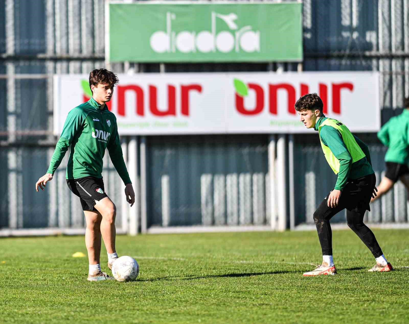 Bursaspor’da hazırlıklar sürüyor